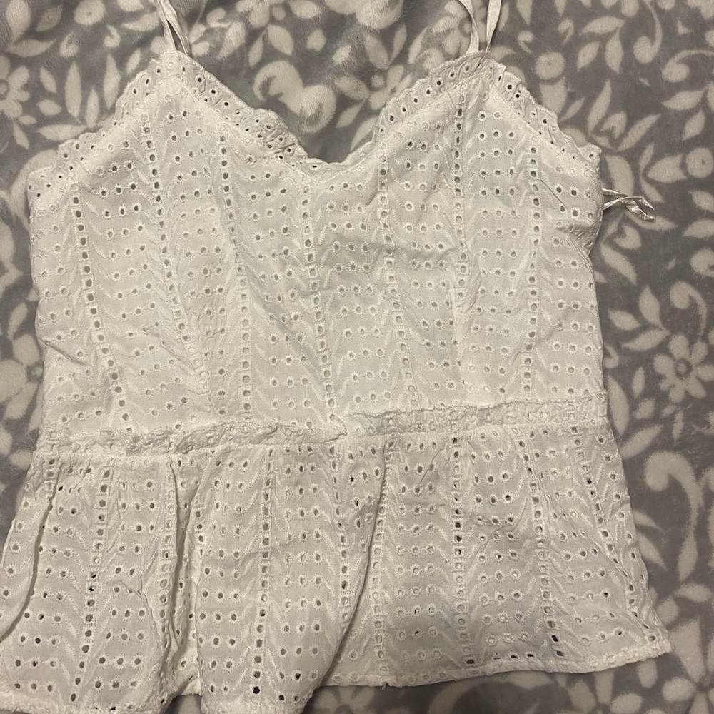 Crop top, white, size L but very small for a large